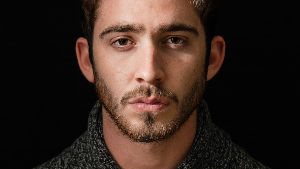 Perfil masculino - rinoplastia en hombres